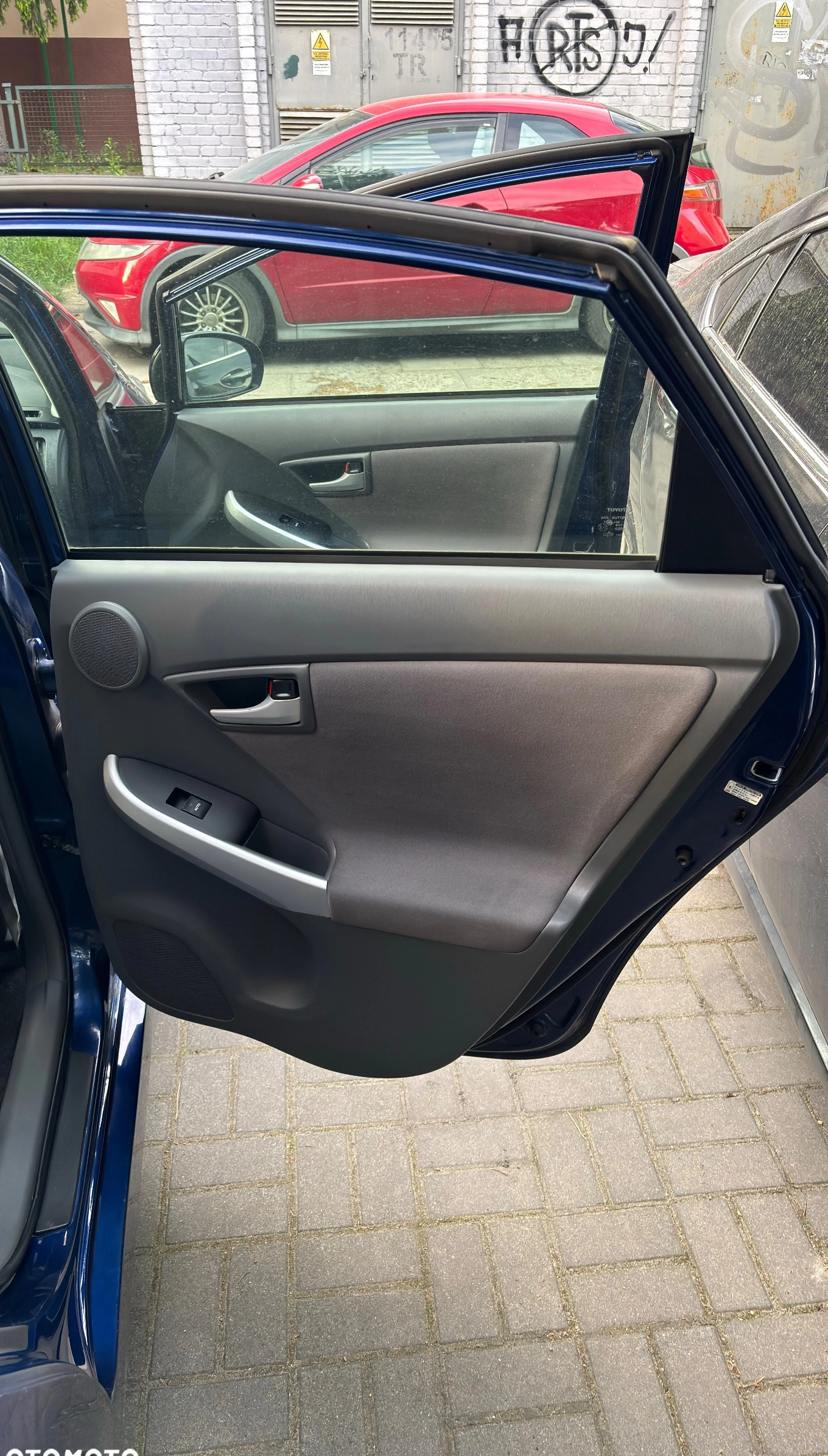 Toyota Prius cena 34200 przebieg: 152000, rok produkcji 2012 z Łódź małe 466